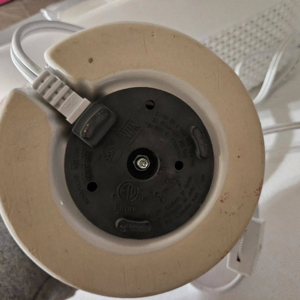 Scentsy White Ceramic Candle Warmer Love Design!